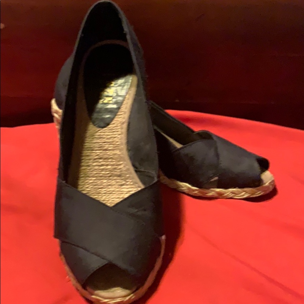 Shoes - Picture 2 of 2